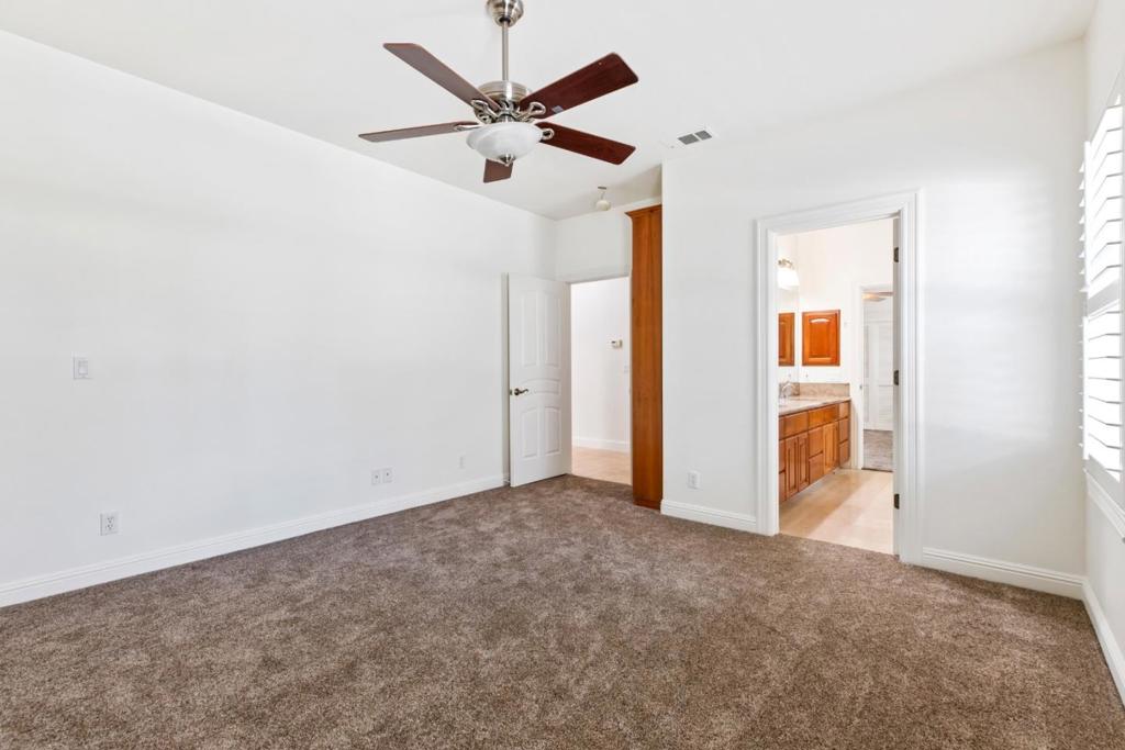 5000 Peach Blossom Ln, Oakdale, CA 95361