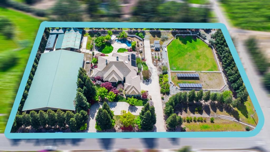 5000 Peach Blossom Ln, Oakdale, CA 95361