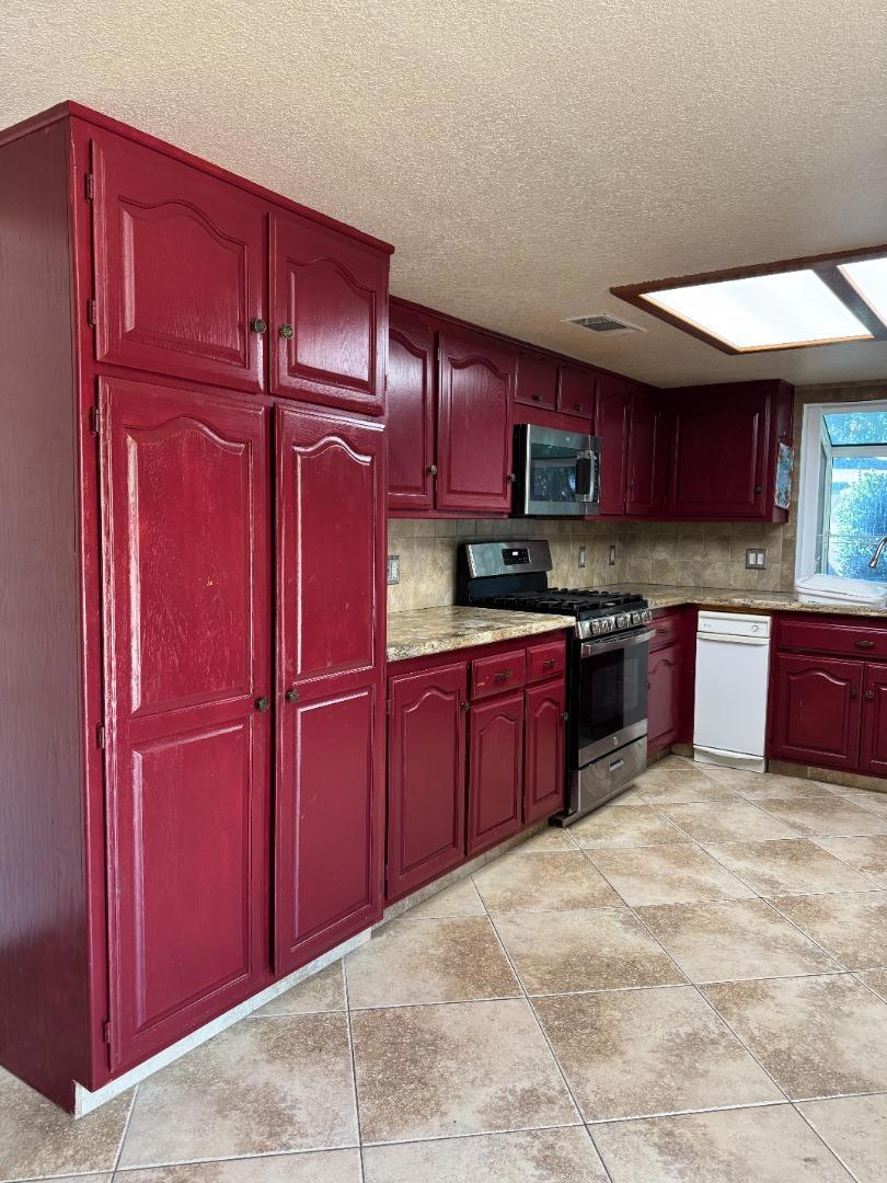 1703 Monte Grosso Dr, Merced, CA 95340