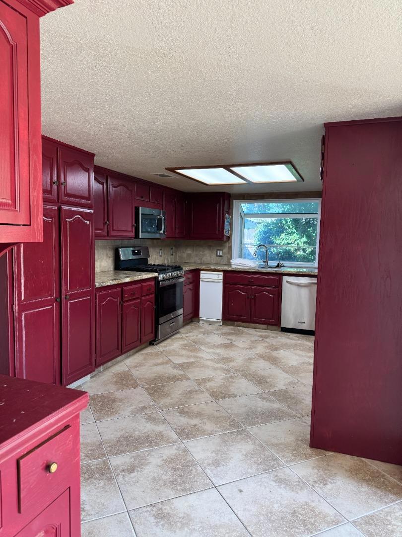 1703 Monte Grosso Dr, Merced, CA 95340