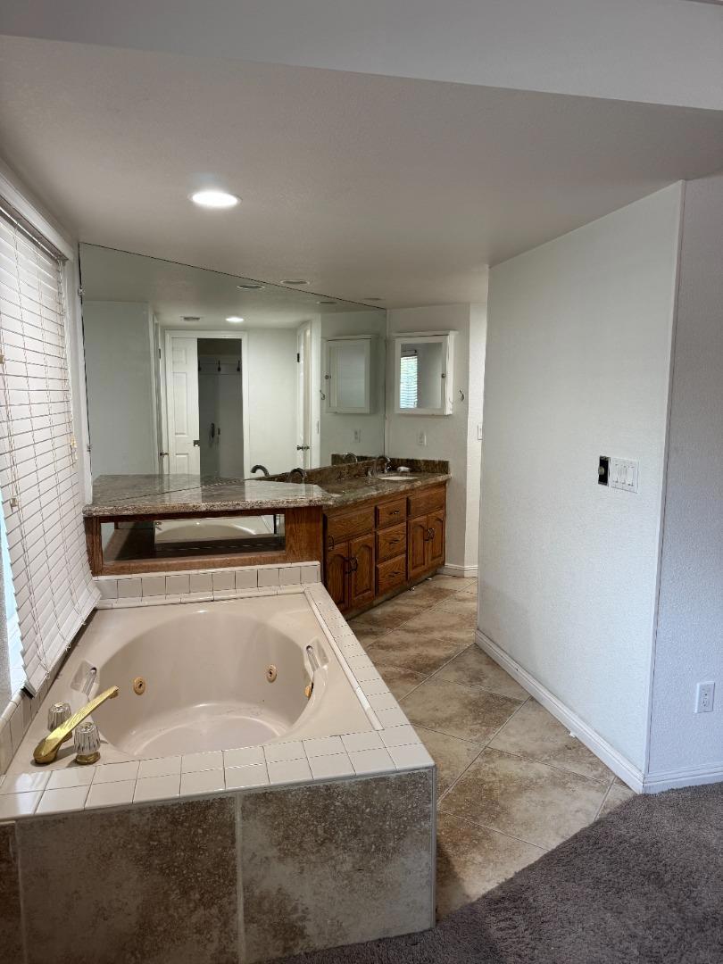 1703 Monte Grosso Dr, Merced, CA 95340