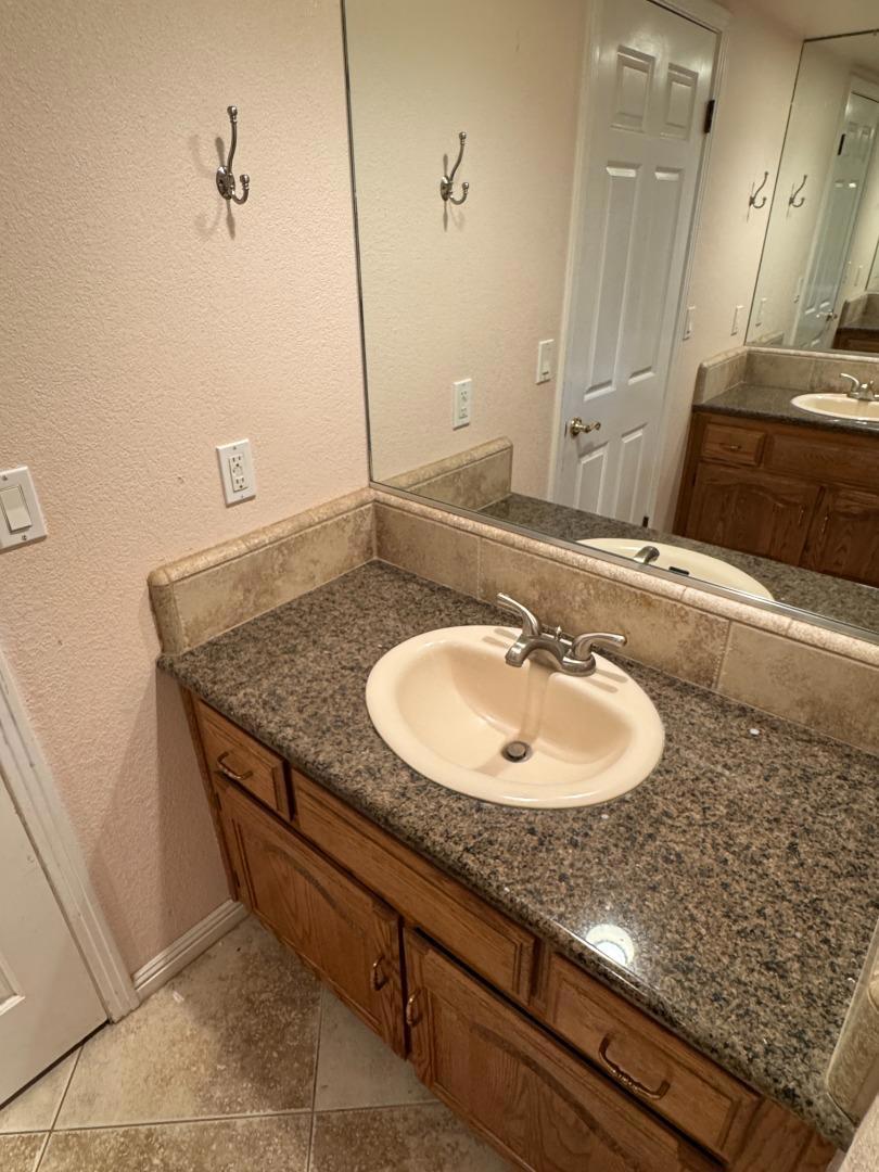 1703 Monte Grosso Dr, Merced, CA 95340