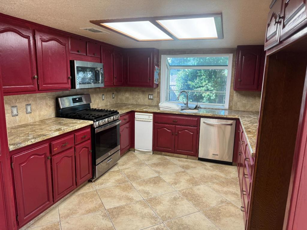 1703 Monte Grosso Dr, Merced, CA 95340