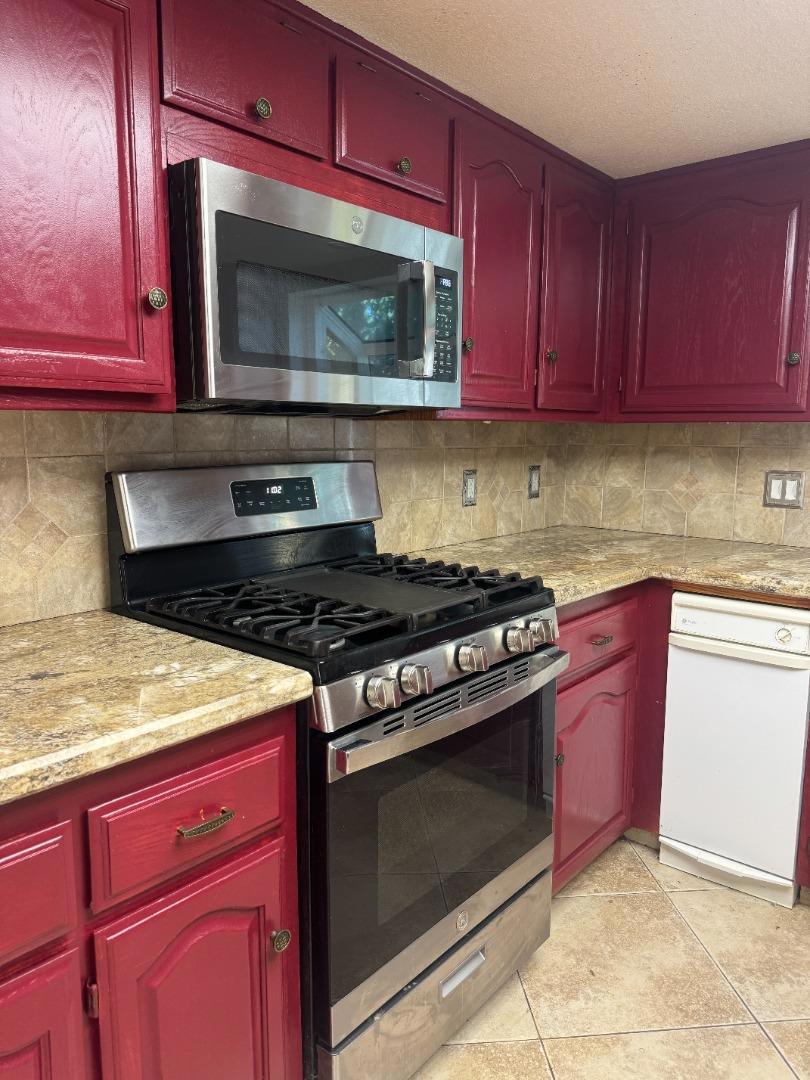 1703 Monte Grosso Dr, Merced, CA 95340