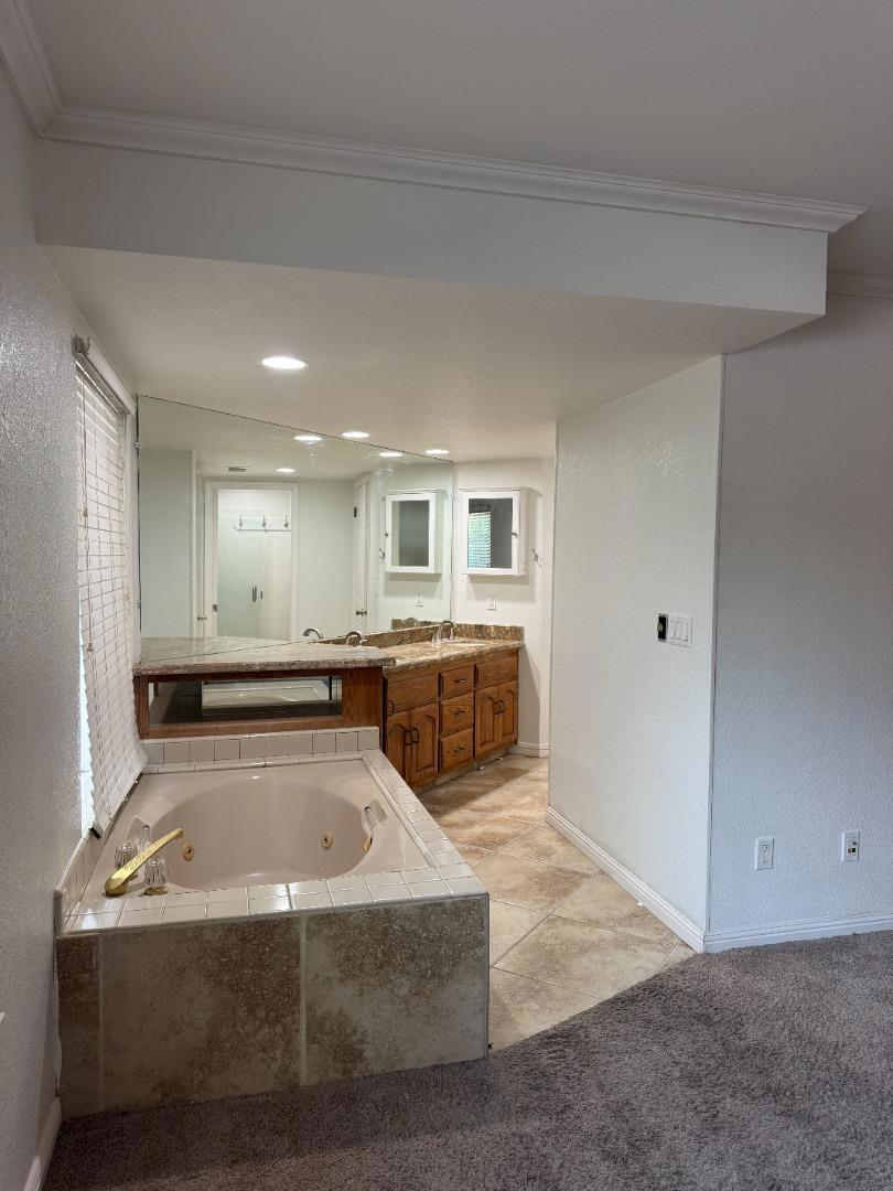 1703 Monte Grosso Dr, Merced, CA 95340