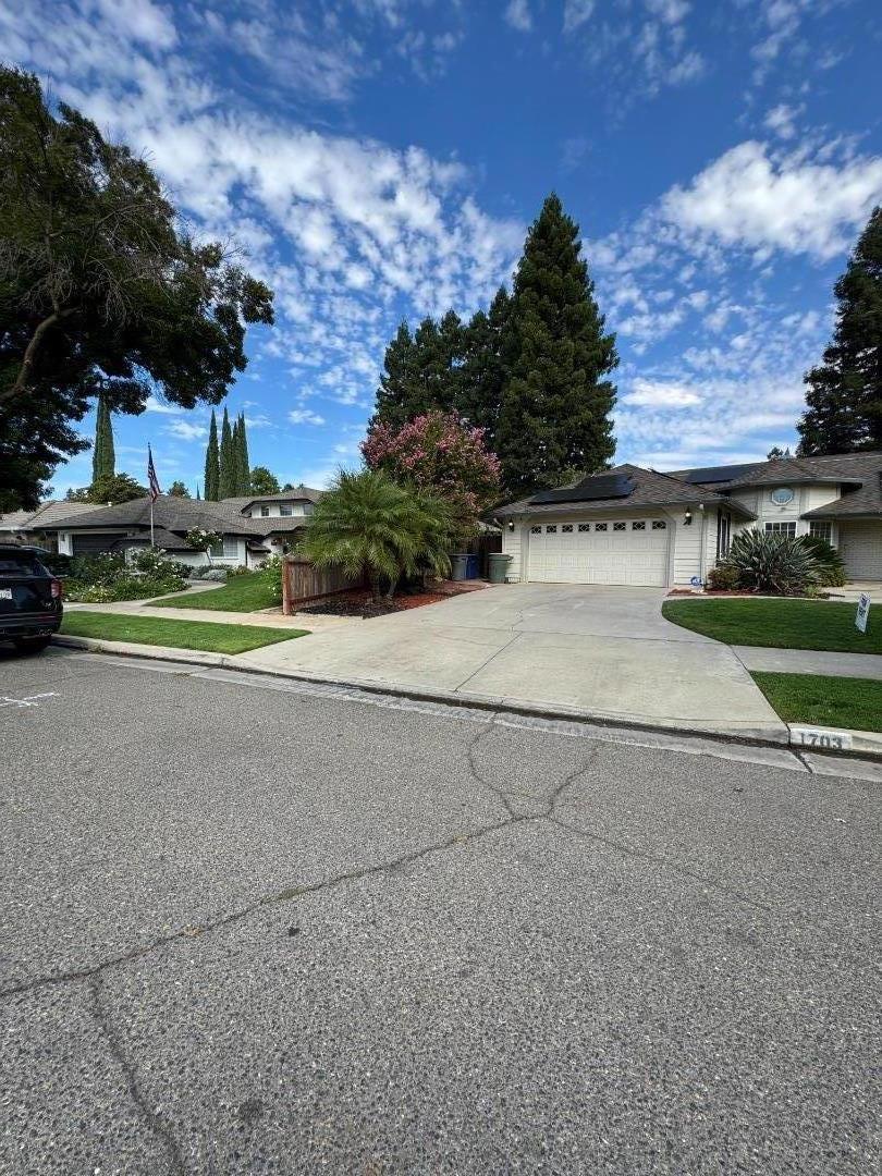 1703 Monte Grosso Dr, Merced, CA 95340