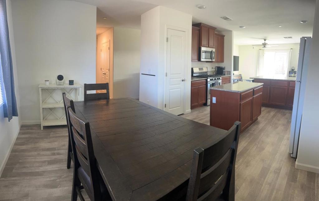 812 Reisling, Coalinga, CA 93210