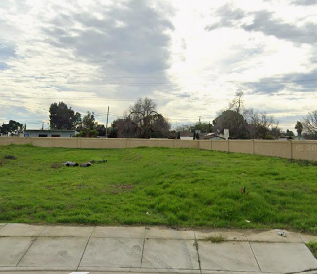 1505 Sarba Ct, Los Banos, CA 93635