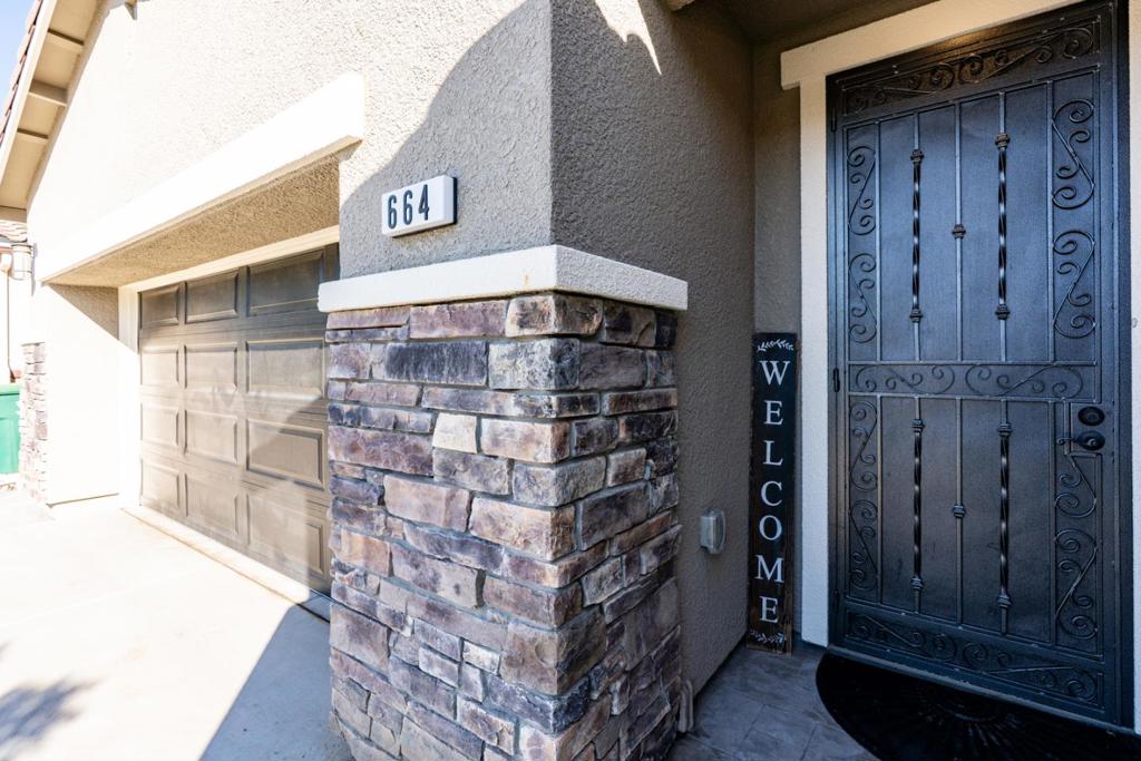 664 Amabile Dr, Los Banos, CA 93635