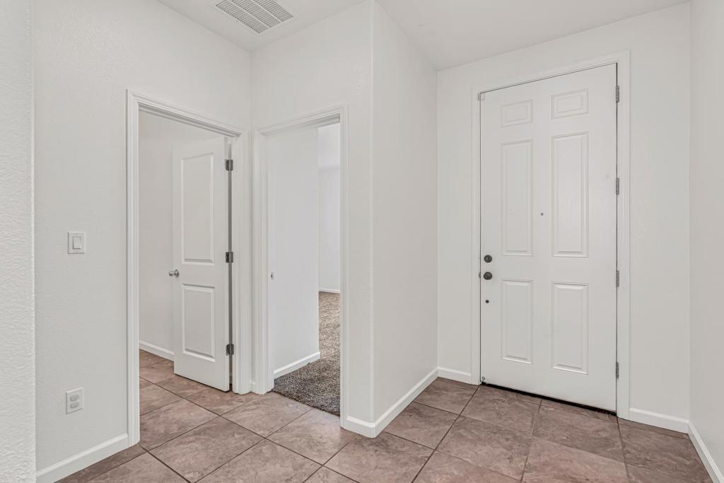 664 Amabile Dr, Los Banos, CA 93635