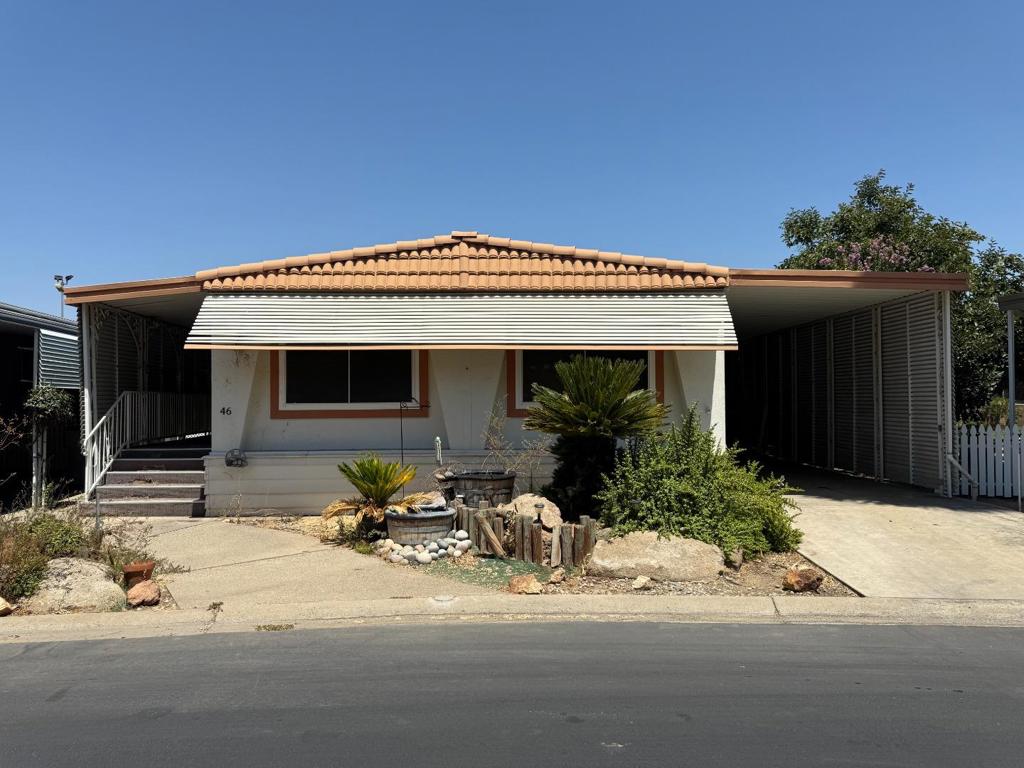 2706 W Ashlan Ave, Fresno, CA 93705