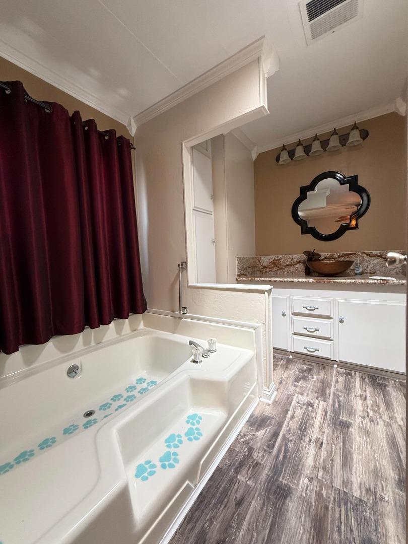 2706 W Ashlan Ave, Fresno, CA 93705