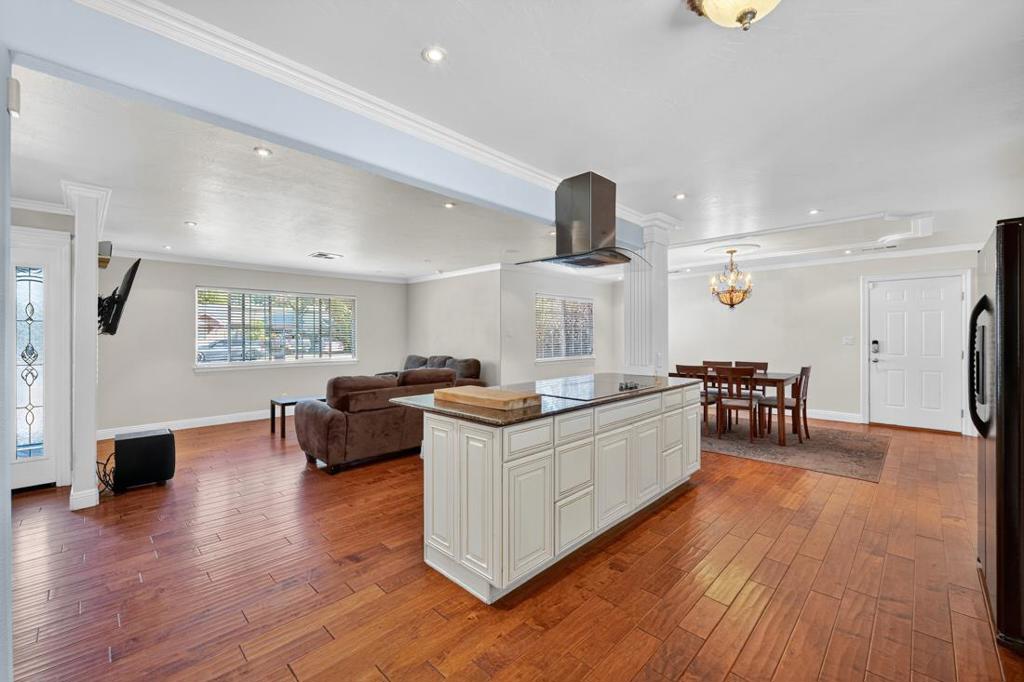 1110 California Ave, Dos Palos, CA 93620