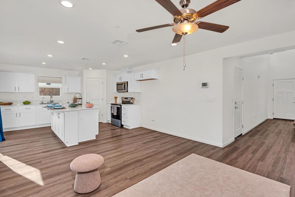 408 RICE Way, Los Banos, CA 93635