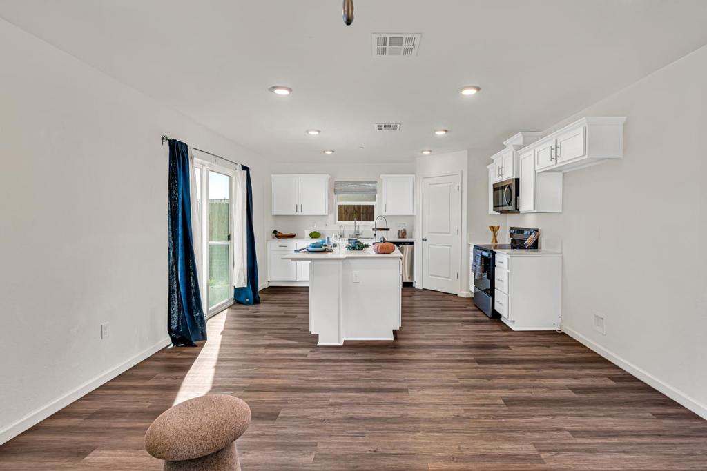 408 RICE Way, Los Banos, CA 93635