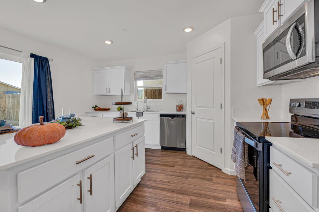 408 RICE Way, Los Banos, CA 93635