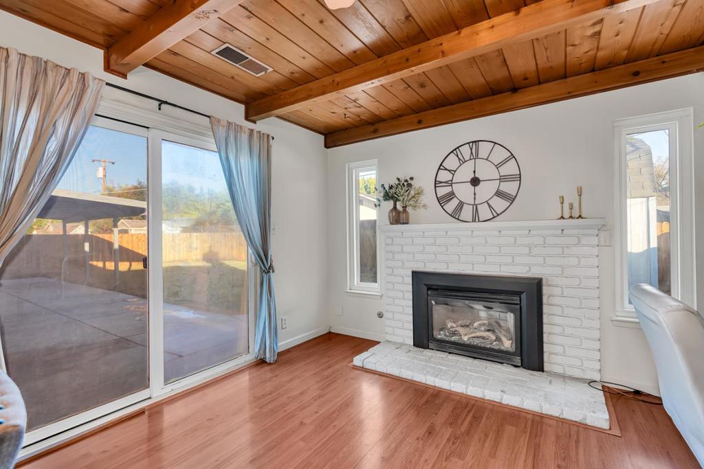 1062 Madison Ave, Los Banos, CA 93635