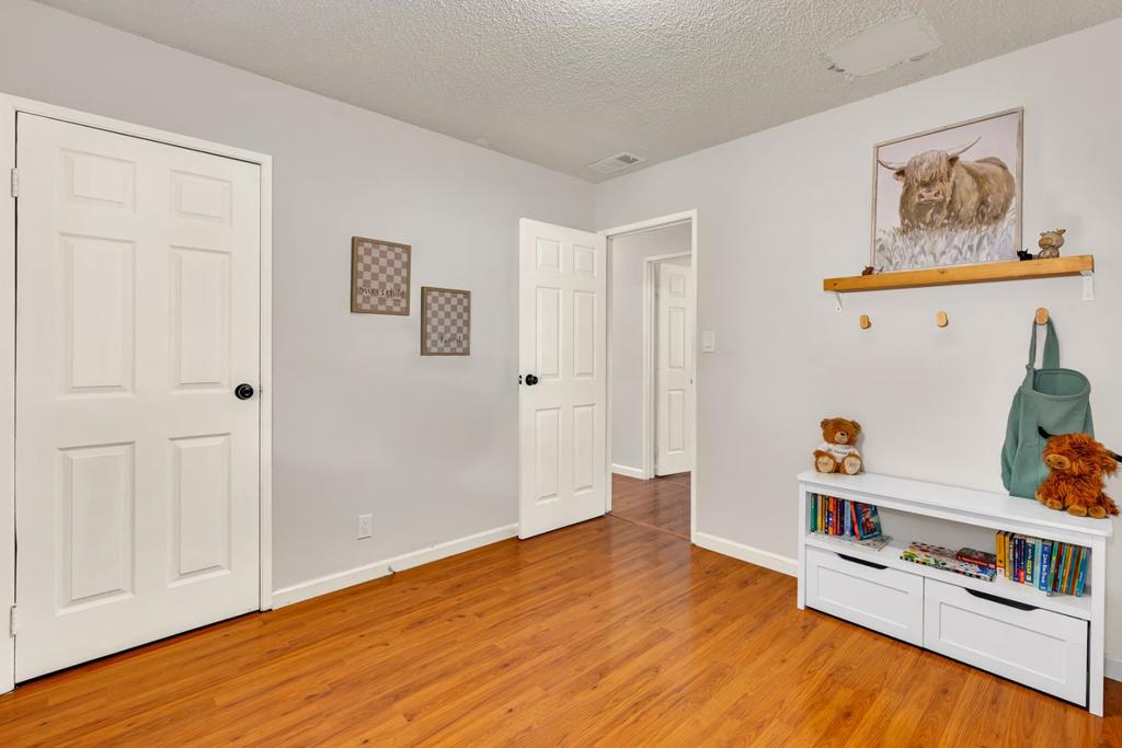 1062 Madison Ave, Los Banos, CA 93635