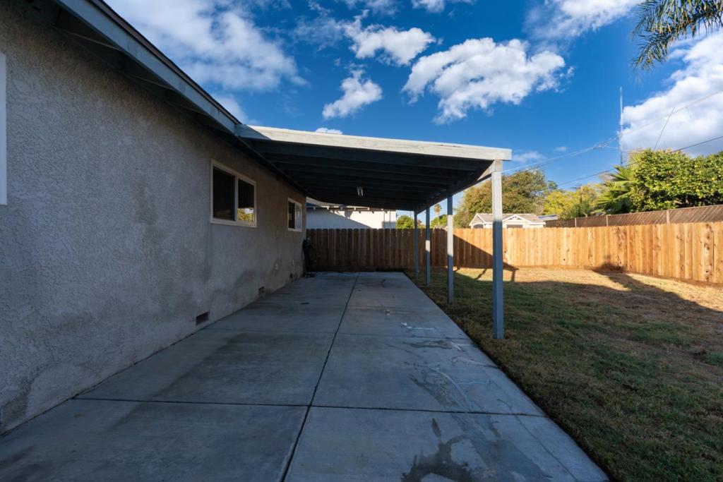 1062 Madison Ave, Los Banos, CA 93635