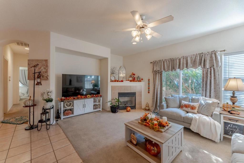 2919 Las Flores Cir, Los Banos, CA 93635