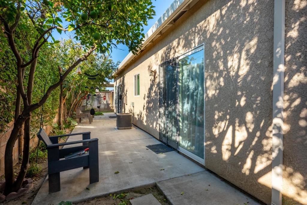 2919 Las Flores Cir, Los Banos, CA 93635