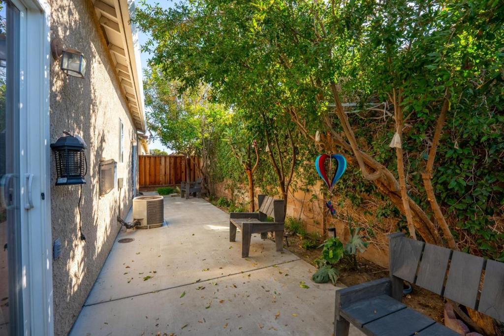 2919 Las Flores Cir, Los Banos, CA 93635