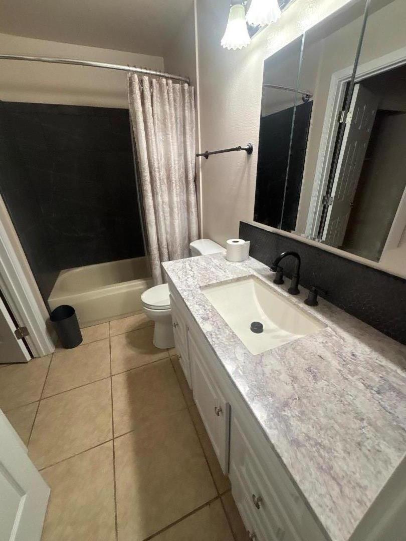 4860 E Lane Ave #104, Fresno, CA 93727