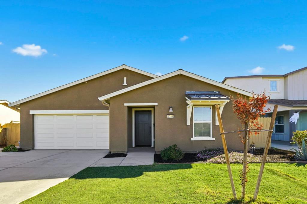 1740 Columbia Dr, Los Banos, CA 93635