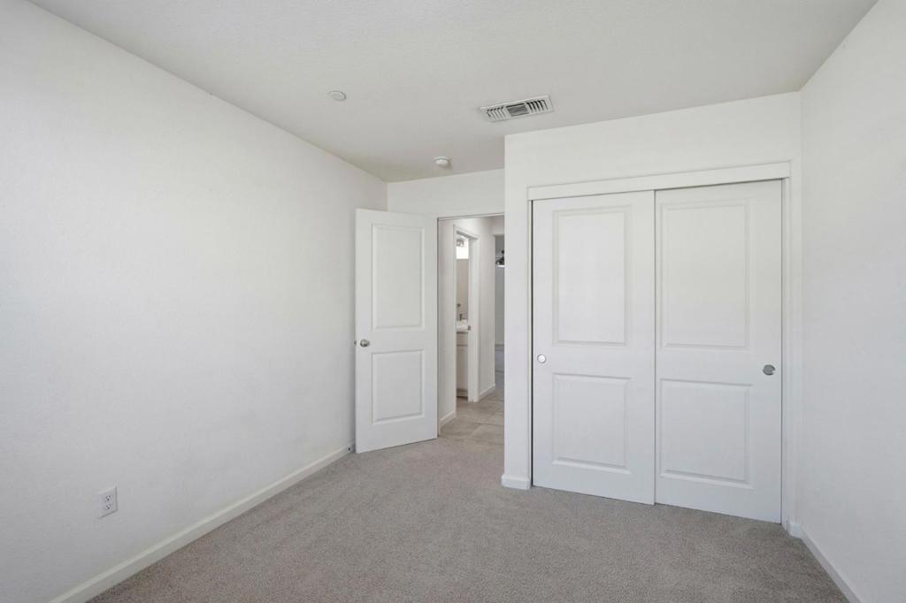 1740 Columbia Dr, Los Banos, CA 93635