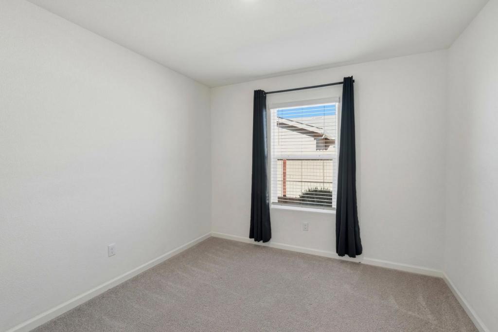 1740 Columbia Dr, Los Banos, CA 93635