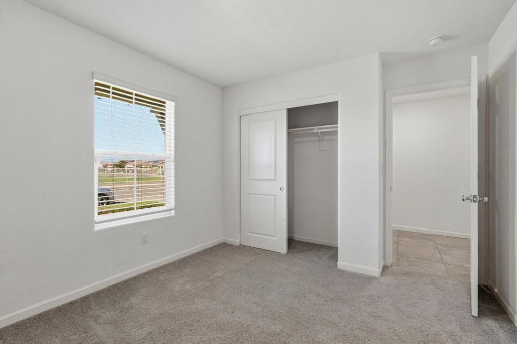 1740 Columbia Dr, Los Banos, CA 93635