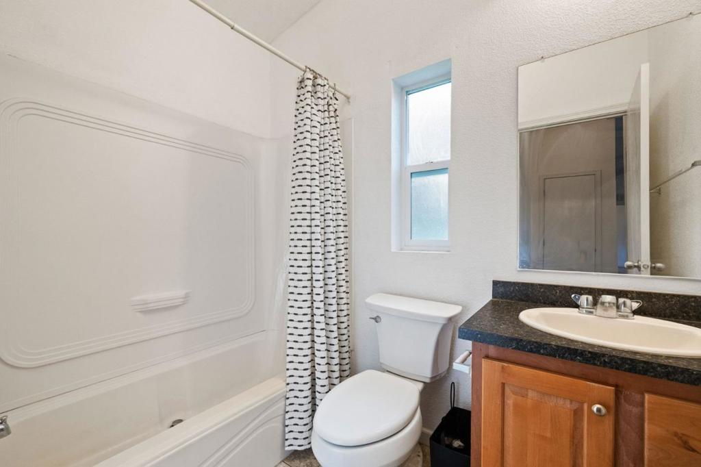 19307 Ferretti Rd, Groveland, CA 95321