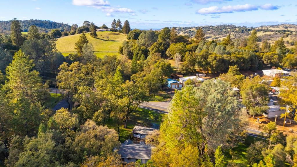 19307 Ferretti Rd, Groveland, CA 95321