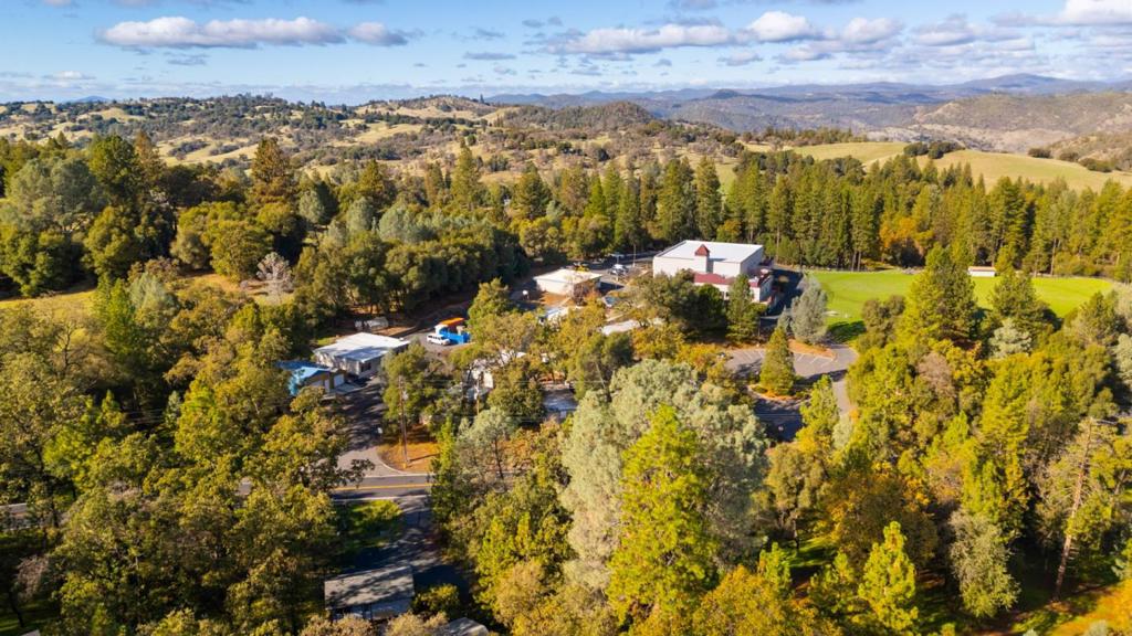 19307 Ferretti Rd, Groveland, CA 95321