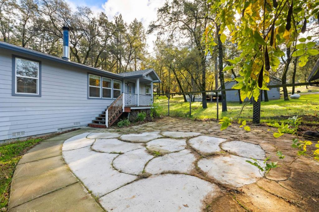 19307 Ferretti Rd, Groveland, CA 95321