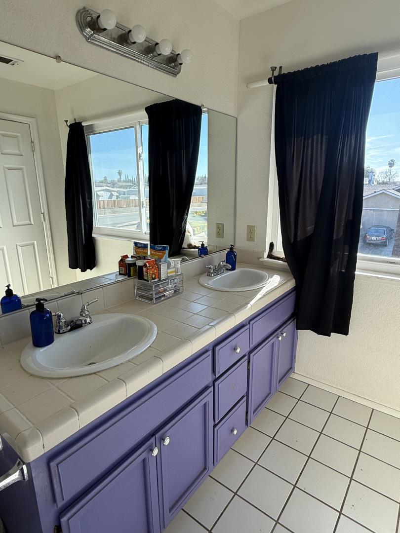 1265 Brentwood Ave, Gustine, CA 95322