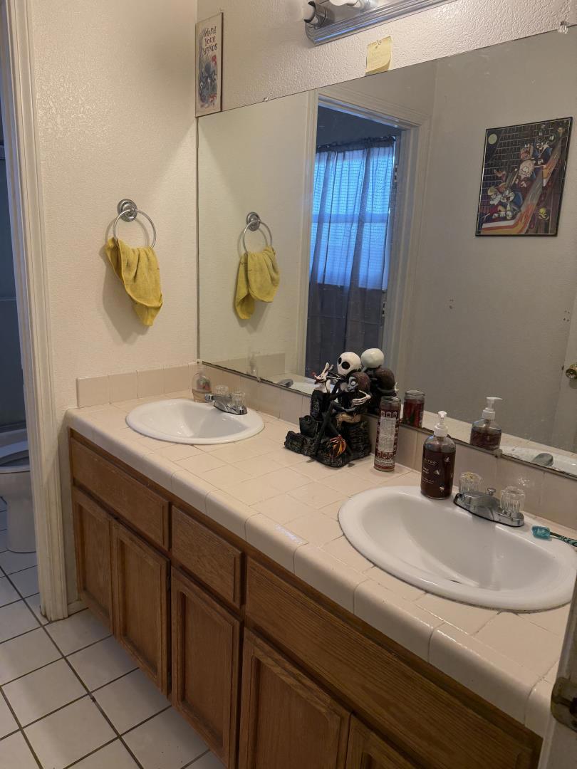 1265 Brentwood Ave, Gustine, CA 95322