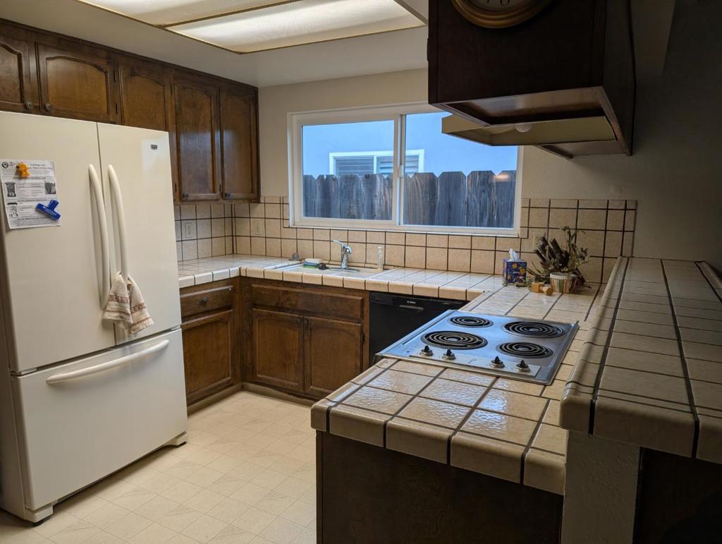 218 TOHARA Ln, Waterford, CA 95386