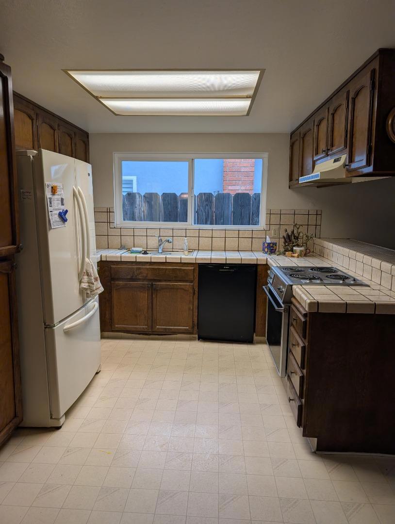 218 TOHARA Ln, Waterford, CA 95386