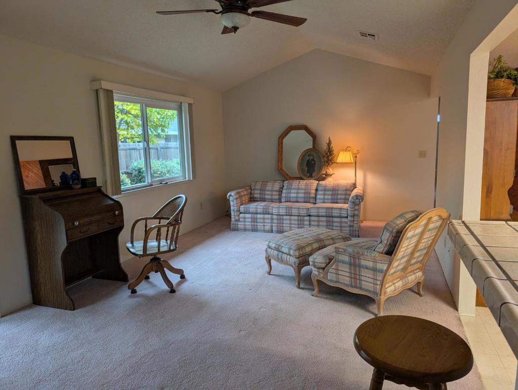 218 TOHARA Ln, Waterford, CA 95386