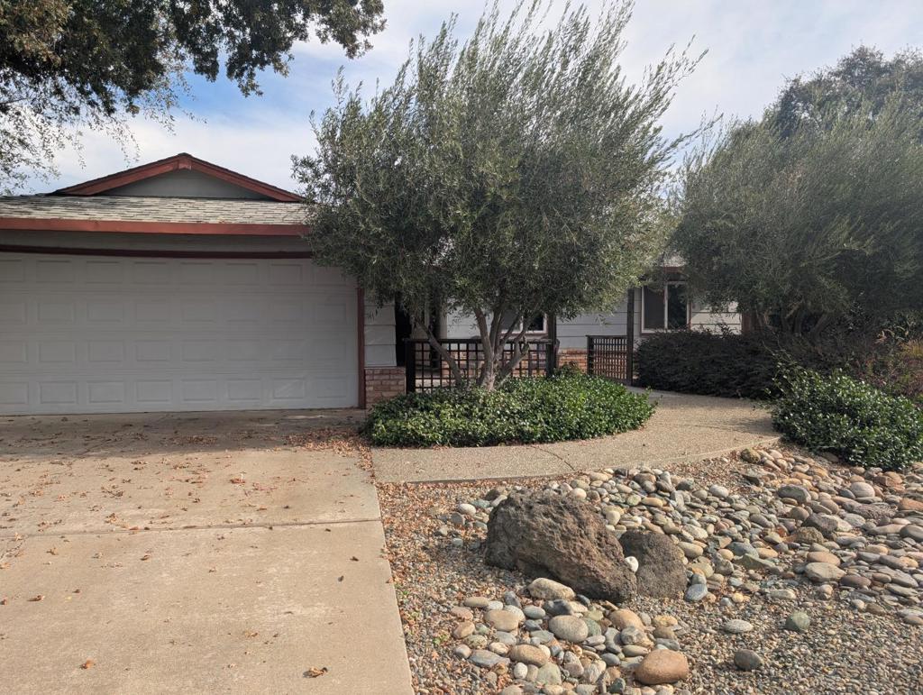 218 TOHARA Ln, Waterford, CA 95386