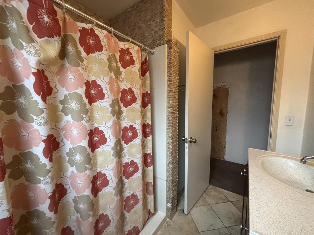 1441 W 20th St, Merced, CA 95340