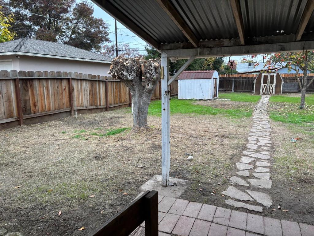 1441 W 20th St, Merced, CA 95340