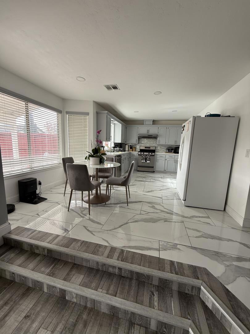 1336 NORTHGATE Dr, Manteca, CA 95336