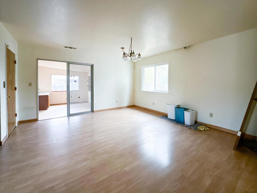 1465 W Tuolumne Rd, Turlock, CA 95382