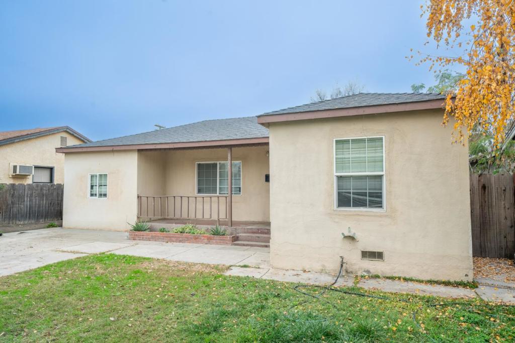 3725 Alameda Ave, Denair, CA 95316