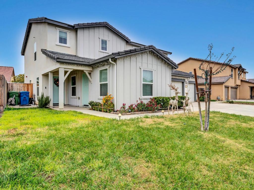 1672 Thistle Ln, Los Banos, CA 93635