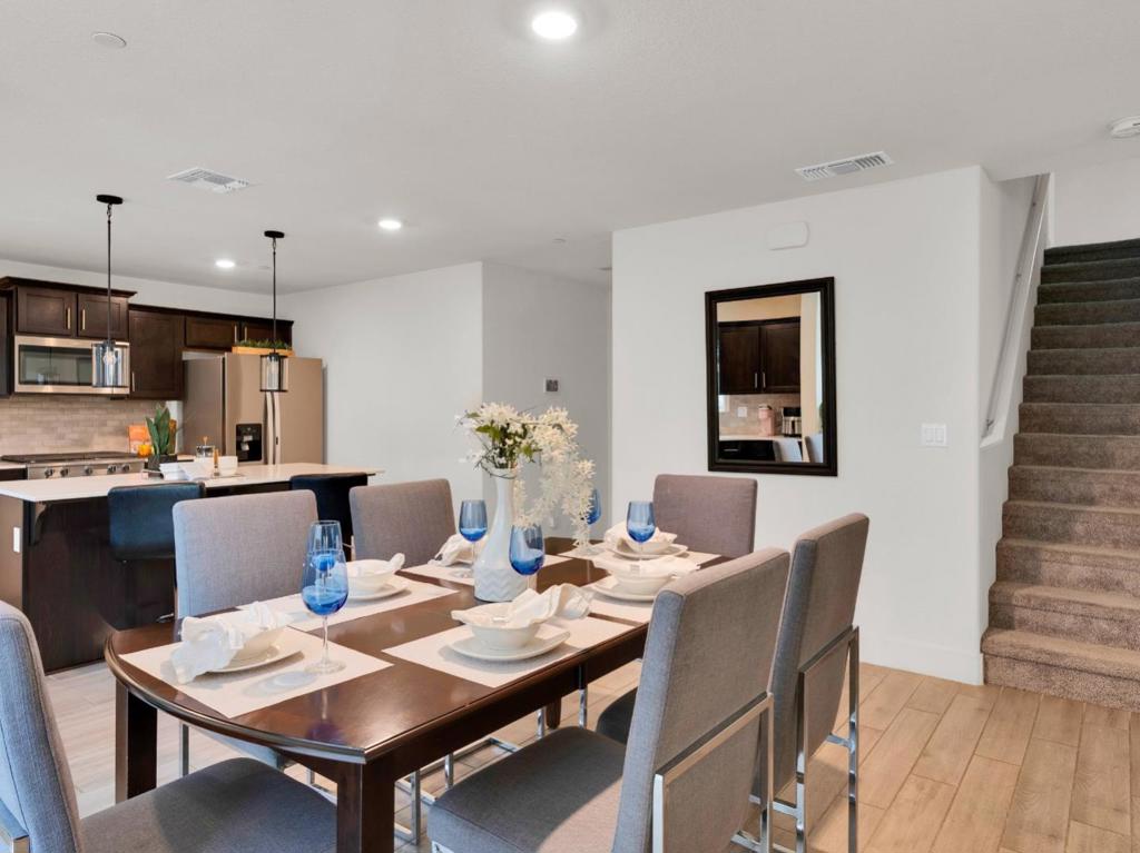 1672 Thistle Ln, Los Banos, CA 93635