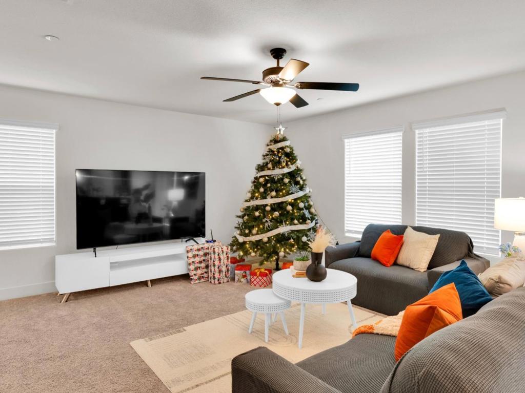 1672 Thistle Ln, Los Banos, CA 93635