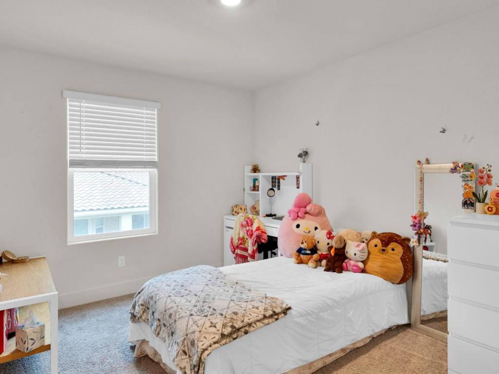 1672 Thistle Ln, Los Banos, CA 93635